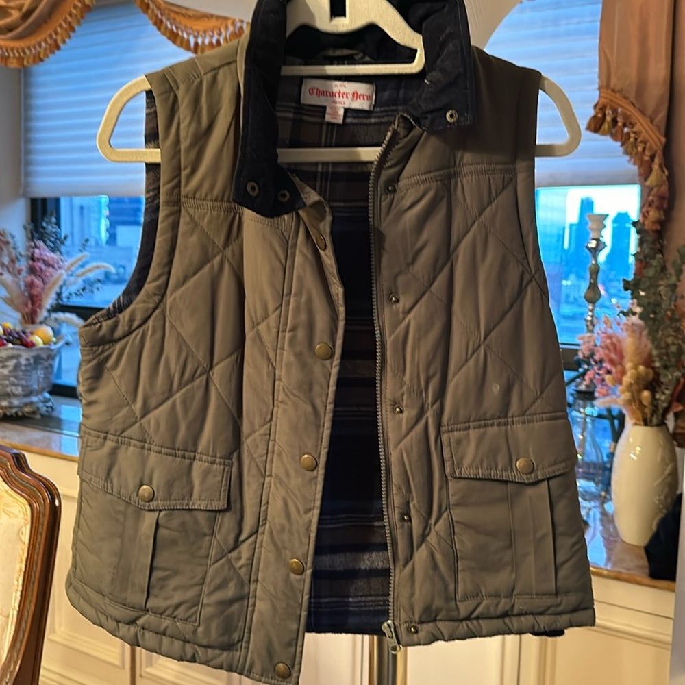 VEST,Character Hero, S, plaid lined,zip, snap front.patch pockets snap